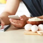 ۸ عادت به‌ظاهر سالم که می‌توانند باعث چاقی یا مانع کاهش وزن شما شوند