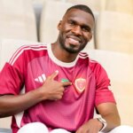 بمب در امارات ترکید؛ ستاره سابق لیورپول هم‌بازی غندی‌پور شد