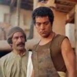 «بهروز وثوقی» با عبا و عرقچین در تئاتر مدرسه؛ دهه ۳۰