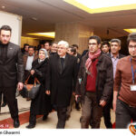 هنرمند باید آیینه جامعه باشد/ هنرمند باید متوجه باشد برای نسل جوانان خط و رهنمود می‌دهند