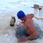 ویدیوی وایرال‌شده از «مرد یخی آذربایجان»؛ شنای ابوالفضل عابدی در آب‌های یخ‌زده